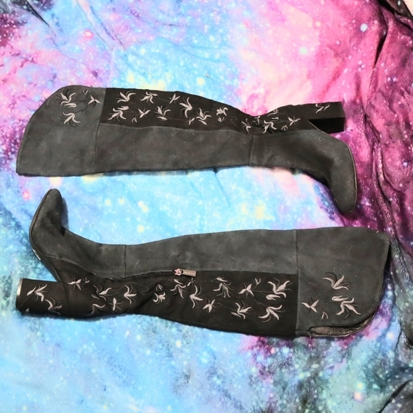 EMBROIDERED BOOTS 6 Kenneth Cole Claire Black Blue Grey Over Knee Tall Fall - Picture 1 of 13